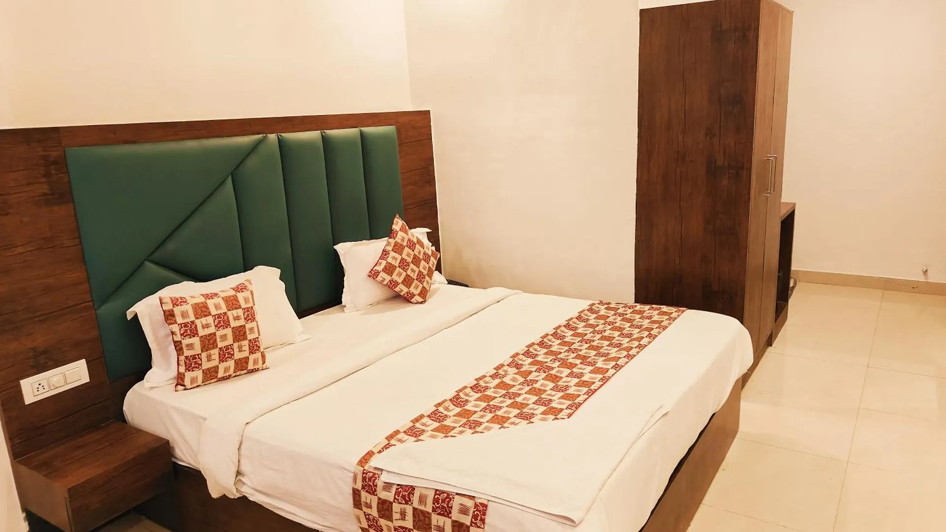 Hotel The Caves A Family Hotel Near Igi Airport New Delhi