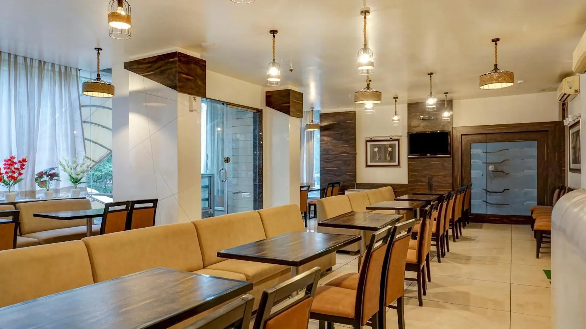 Hotel The Caves A Family Hotel Near Igi Airport New Delhi